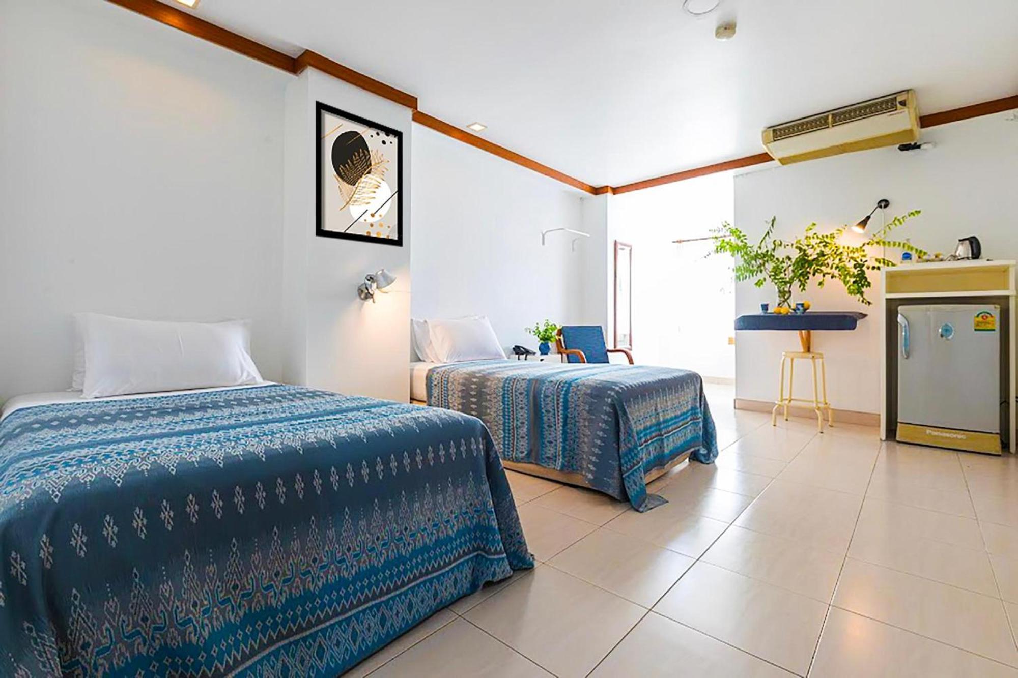 Collection O Howard Square Boutique Hotel Бангкок Экстерьер фото