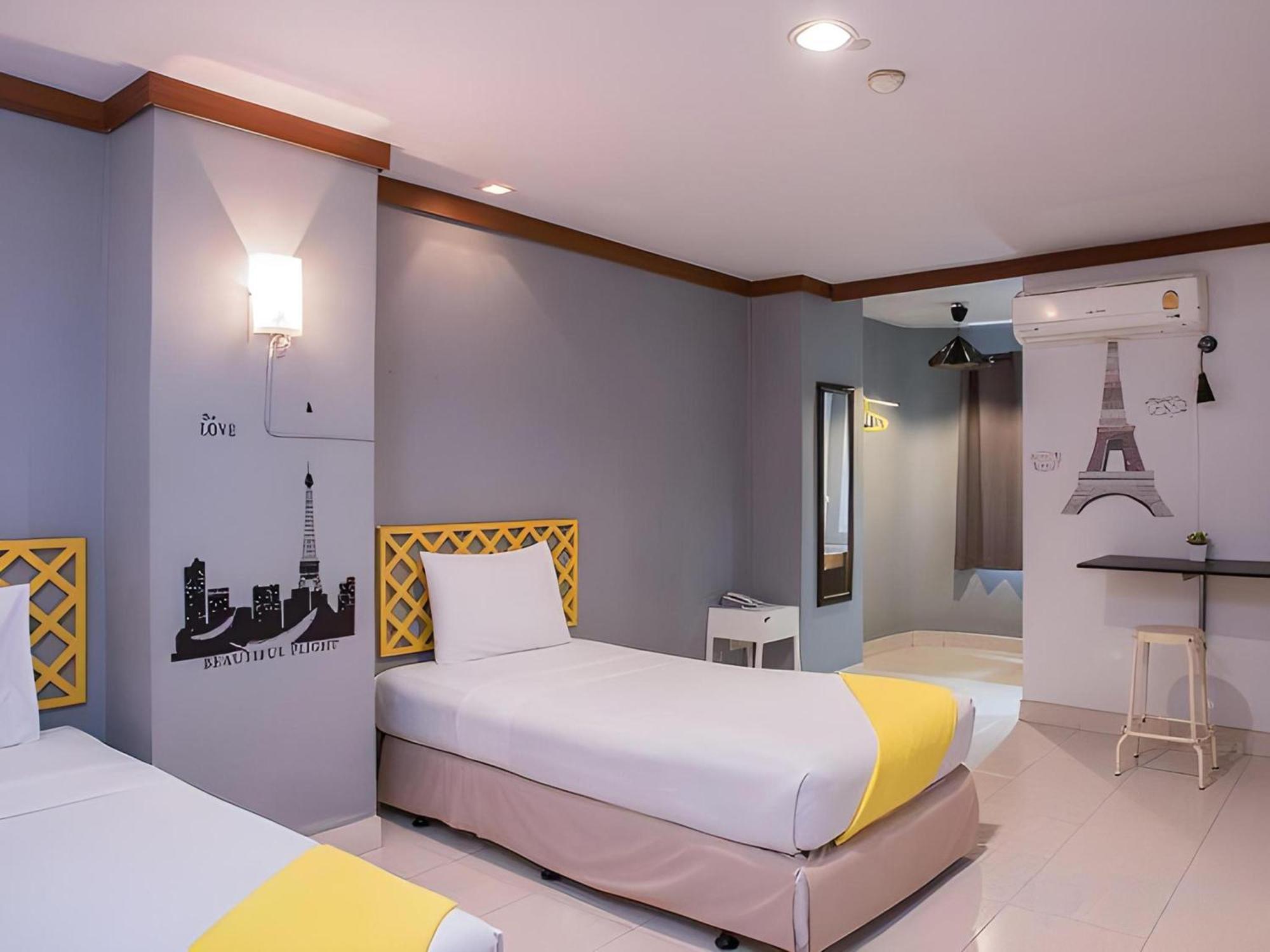 Collection O Howard Square Boutique Hotel Бангкок Экстерьер фото