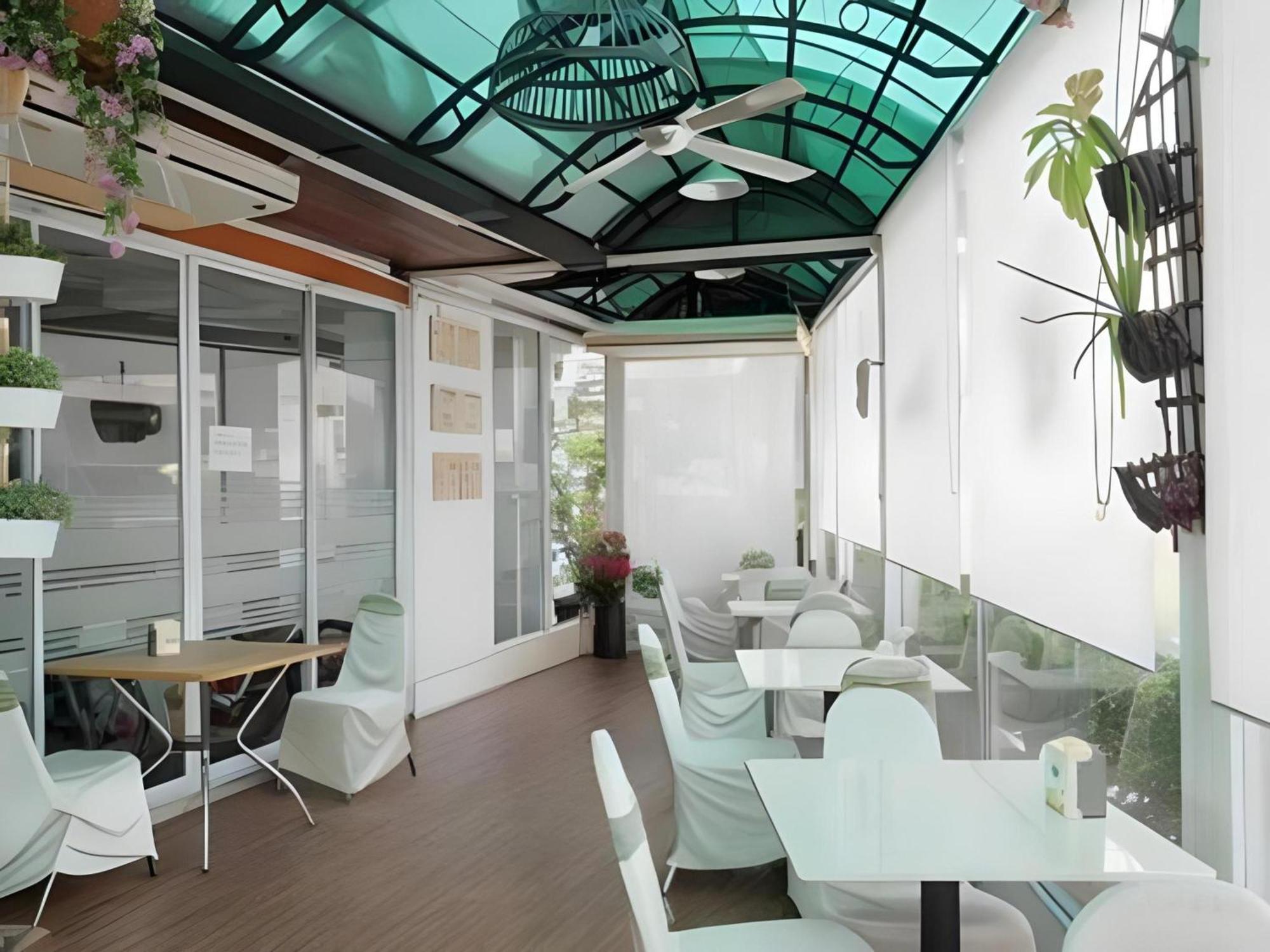 Collection O Howard Square Boutique Hotel Бангкок Экстерьер фото